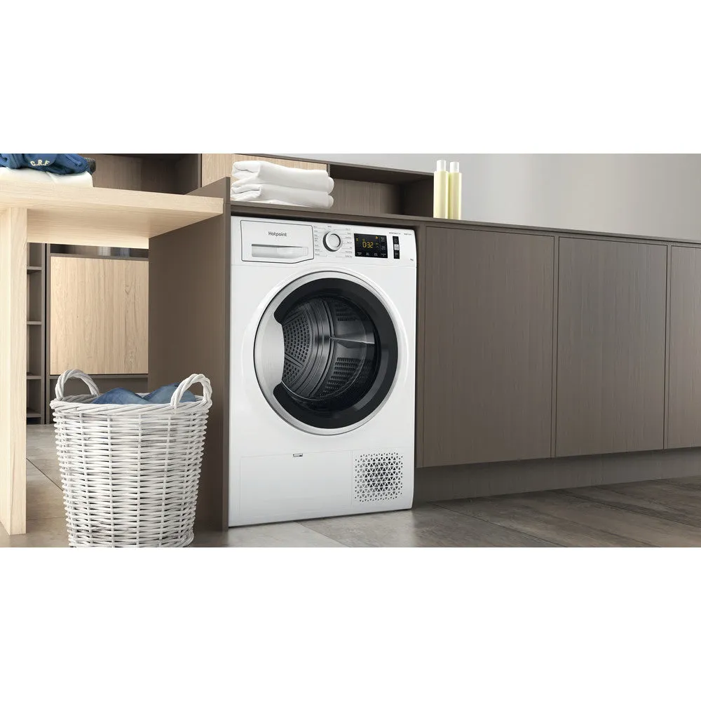 Hotpoint NTM1192SK 9kg Heat Pump Tumble Dryer White